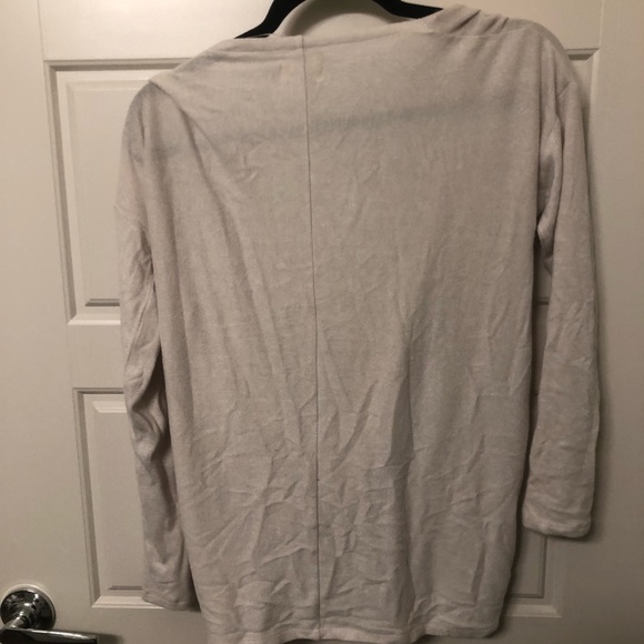 Cream colored cross sweater - Picture 3 of 4